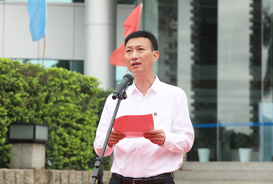 公司日升旗仪式  林依妮 摄 (2)-900.jpg